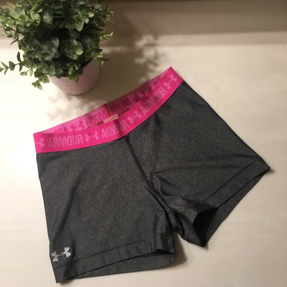 Under Armour Spandex Shorts: Medium